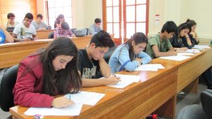 Establecimientos escolares de la V región compiten en el Campeonato Escolar de Matemática 2017 en la sede regional del IMA PUCV 