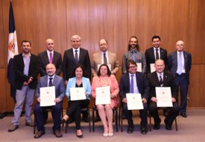 Reconocen a académico del IMA PUCV que accedió a la jerarquía de Profesor Titular