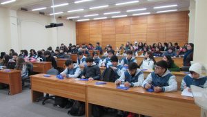 Estudiantes del colegio San Antonio de Villa Alemana y del colegio GEA de Quilpué visitaron el IMA PUCV