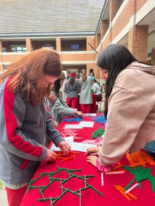 Estudiantes IMA acercaron las matemáticas a niñas y jóvenes del St Margaret's School en el marco del Día Internacional de las Mujeres en Matemáticas